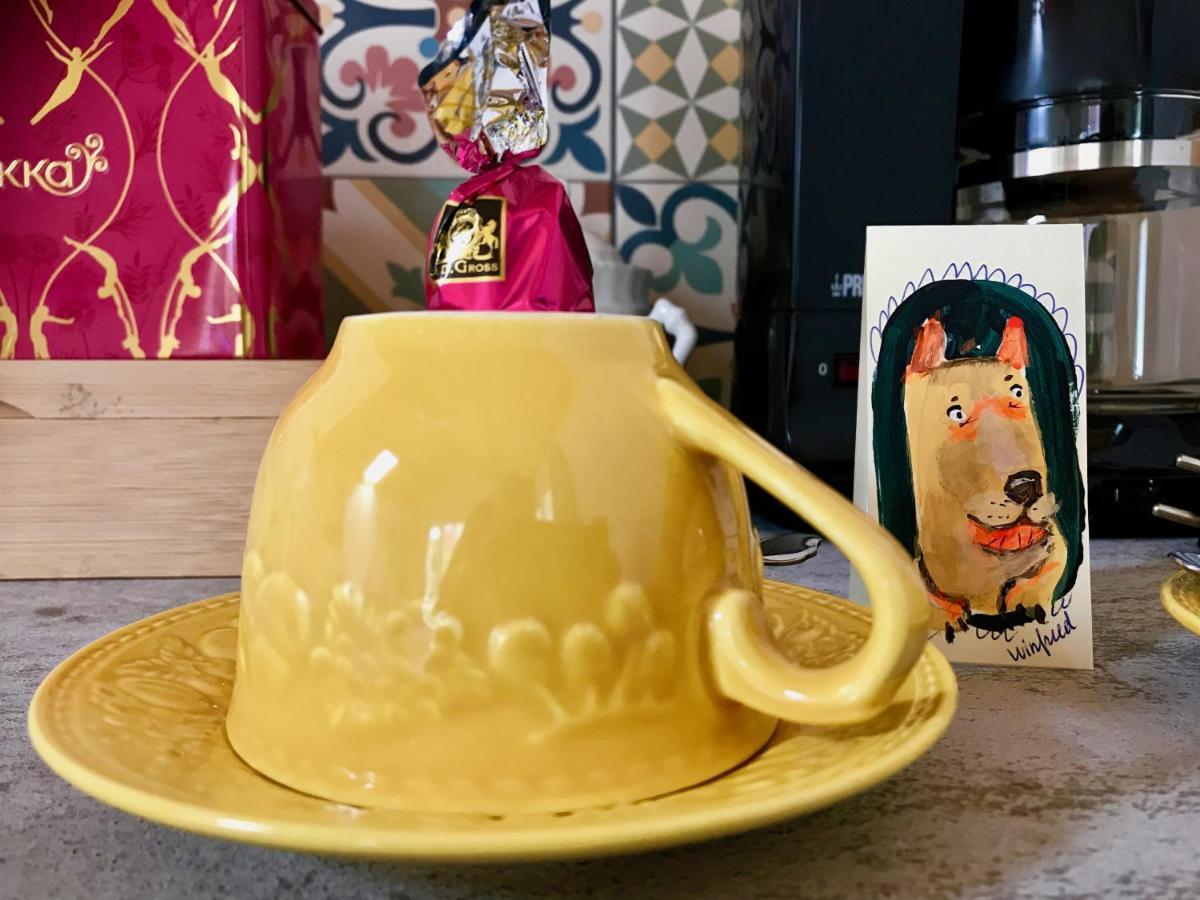 Staying With The Artist 特文 外观 照片